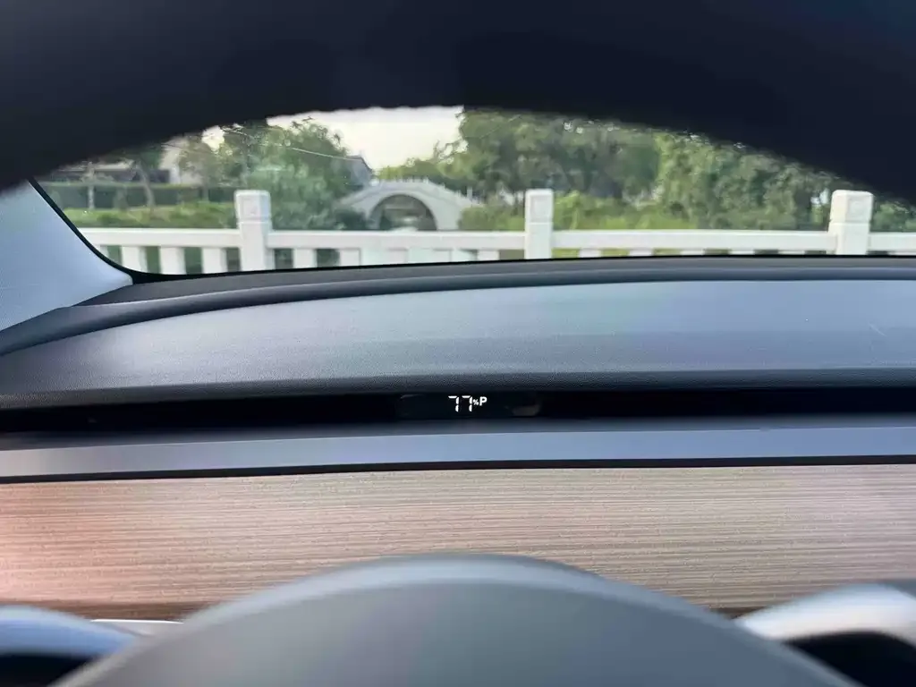 Tesla Model 3 — фото 6