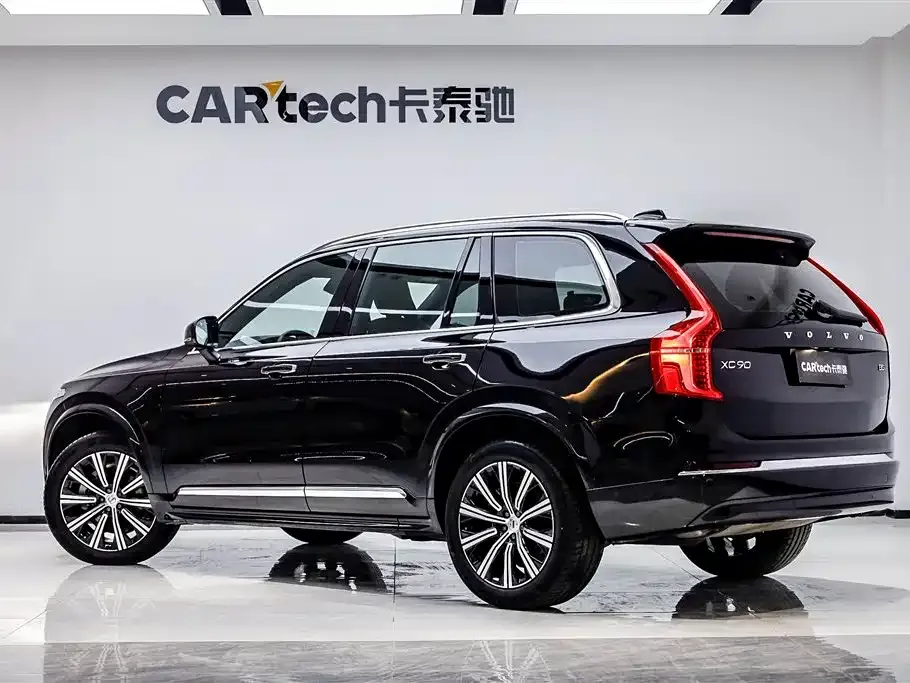 Volvo XC90 — фото 8