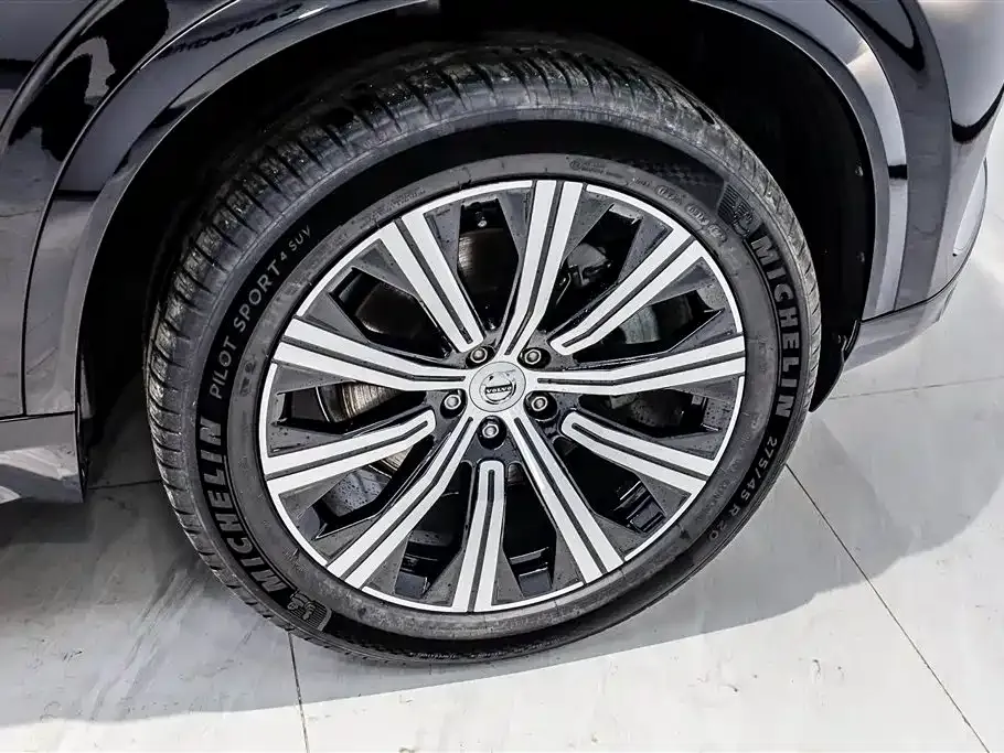 Volvo XC90 — фото 6