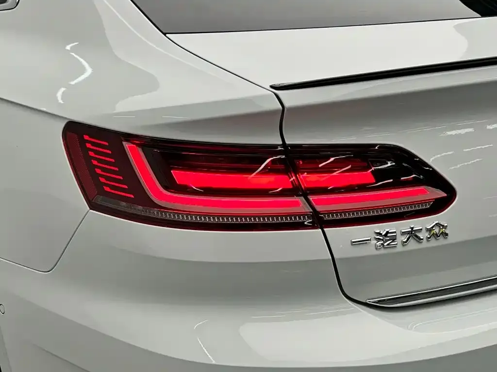 Volkswagen CC — фото 10