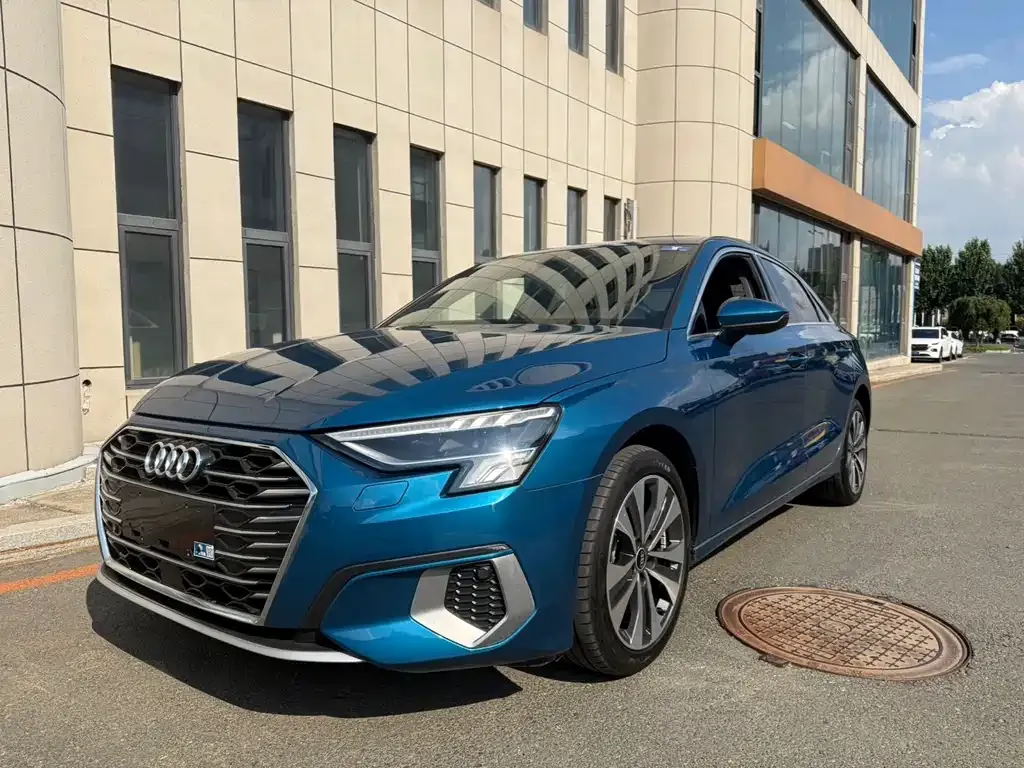 Audi A3 — фото 1