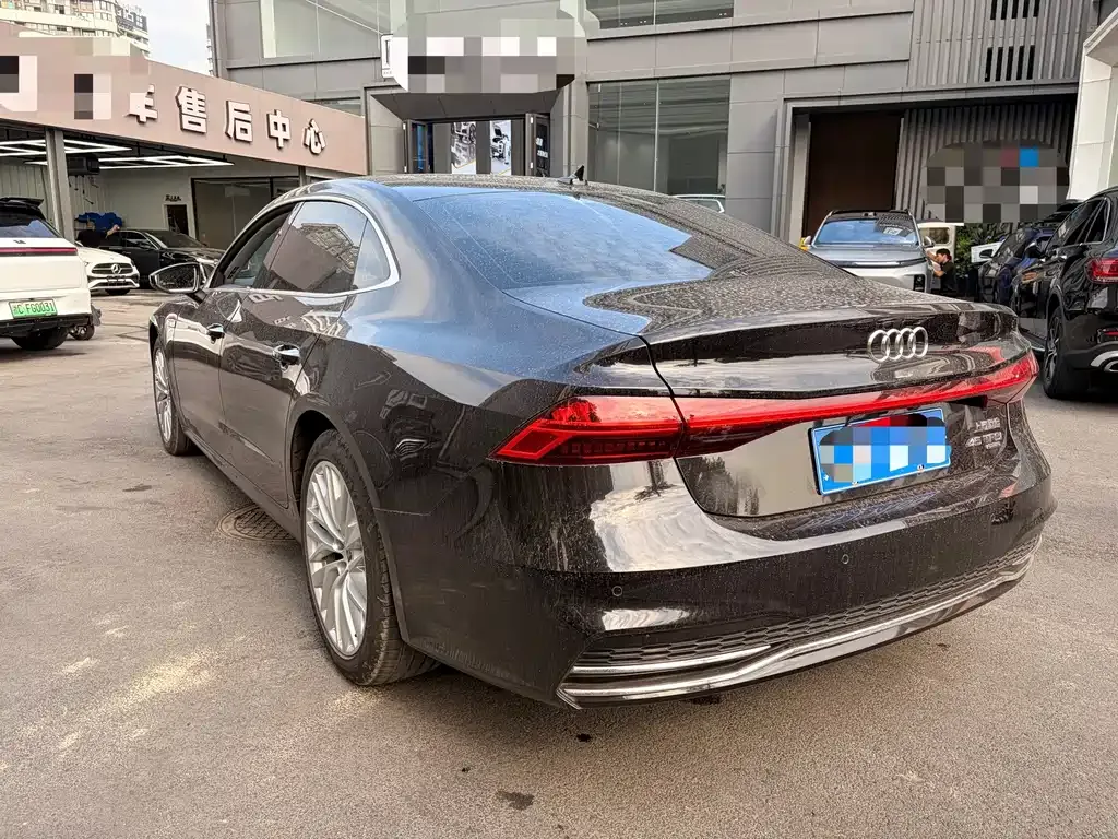 Audi A7L — фото 8