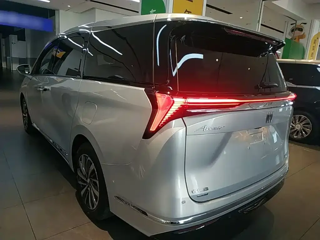 Buick GL8 Hybrid — фото 10