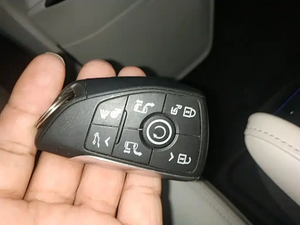 Buick GL8 Hybrid — фото 3