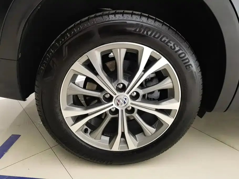Buick Envision Plus — фото 4