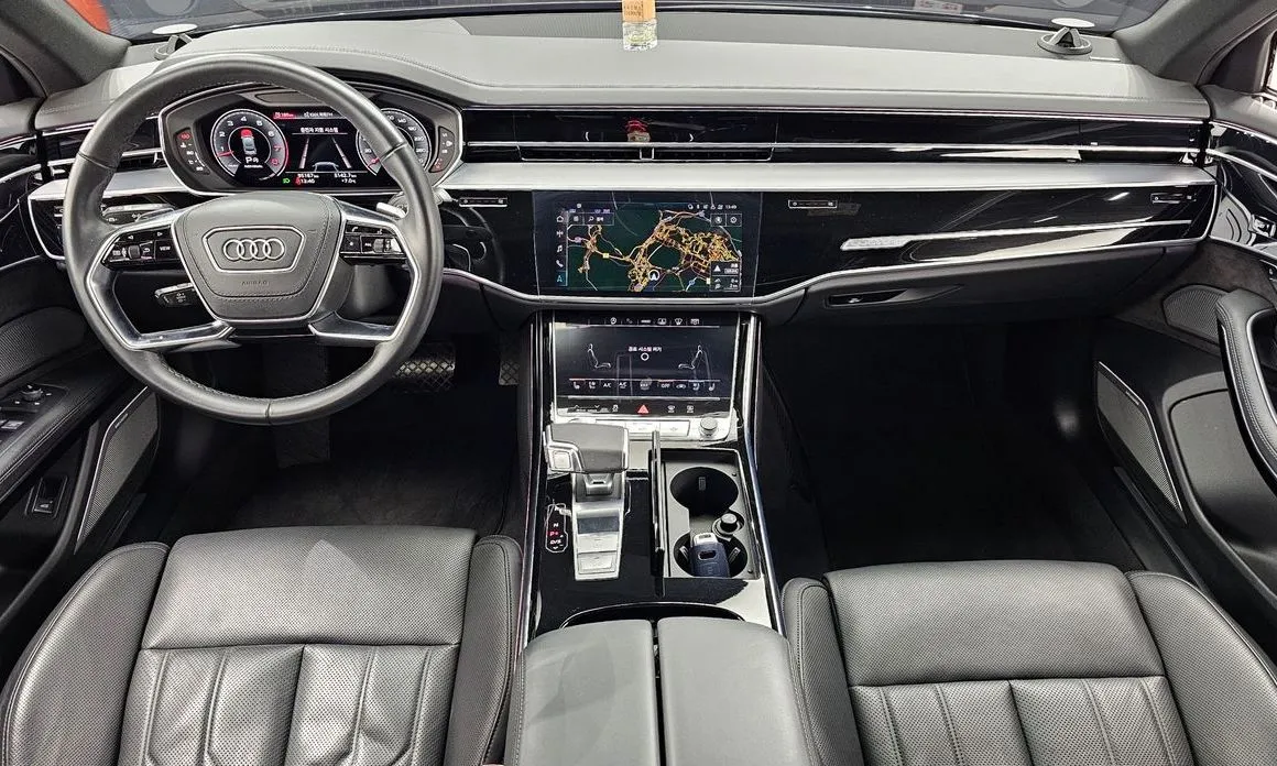 Audi A8 — фото 10