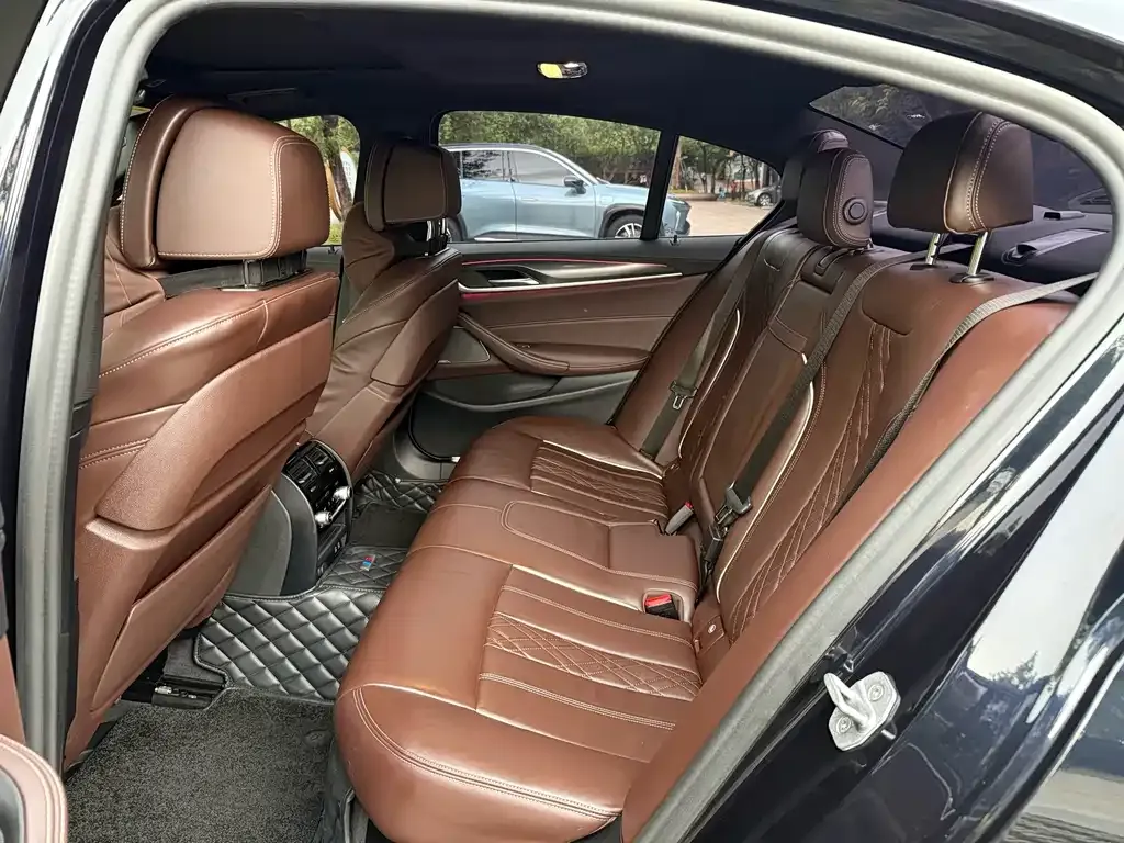 BMW 5 Series (Import) — фото 2