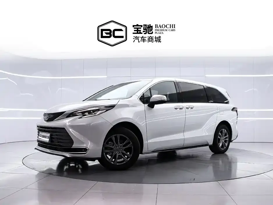 Toyota Sienna — фото 1