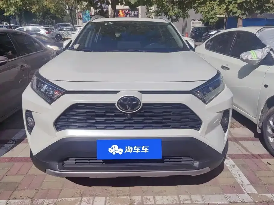 Toyota RAV4 — фото 10