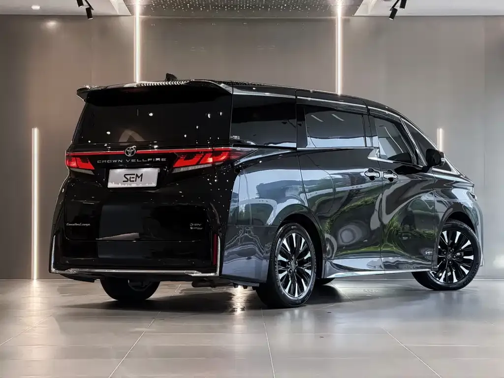 Toyota Vellfire — фото 2