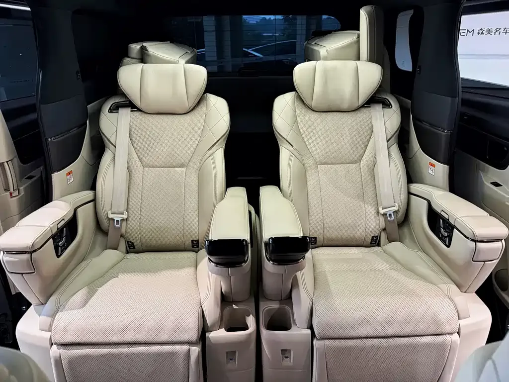 Toyota Vellfire — фото 8