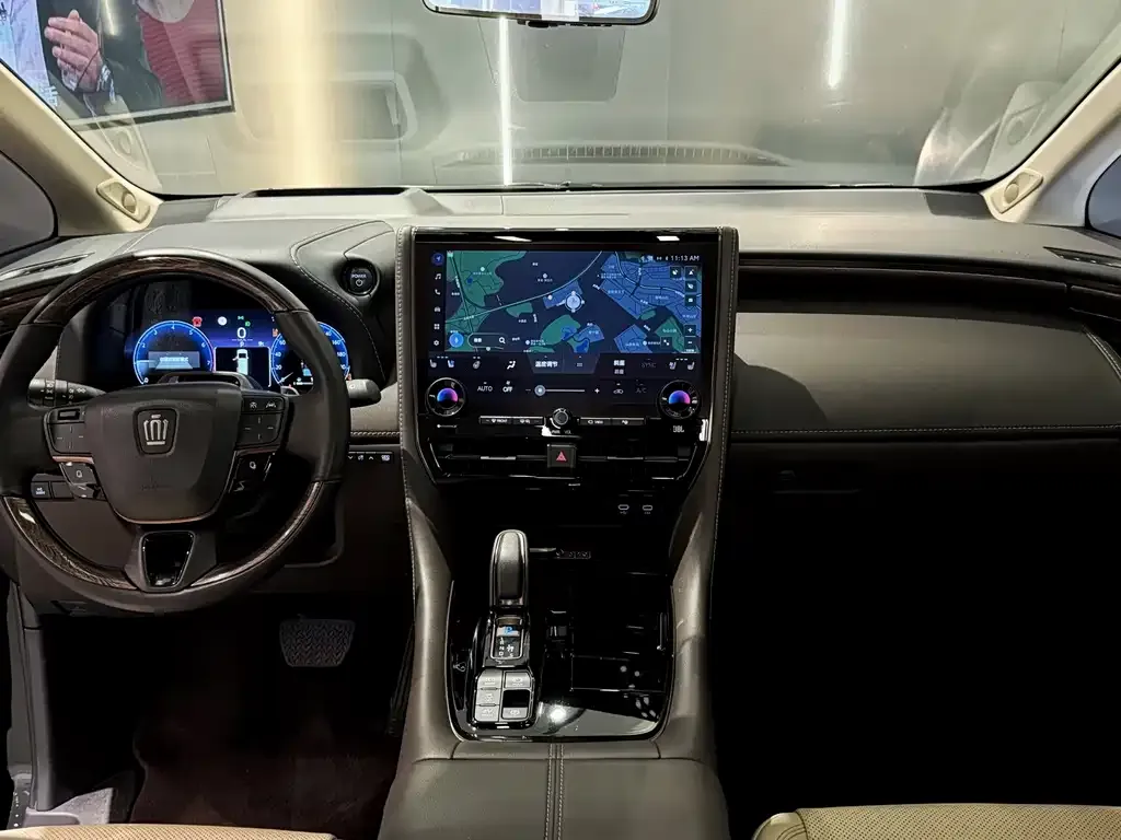 Toyota Vellfire — фото 9