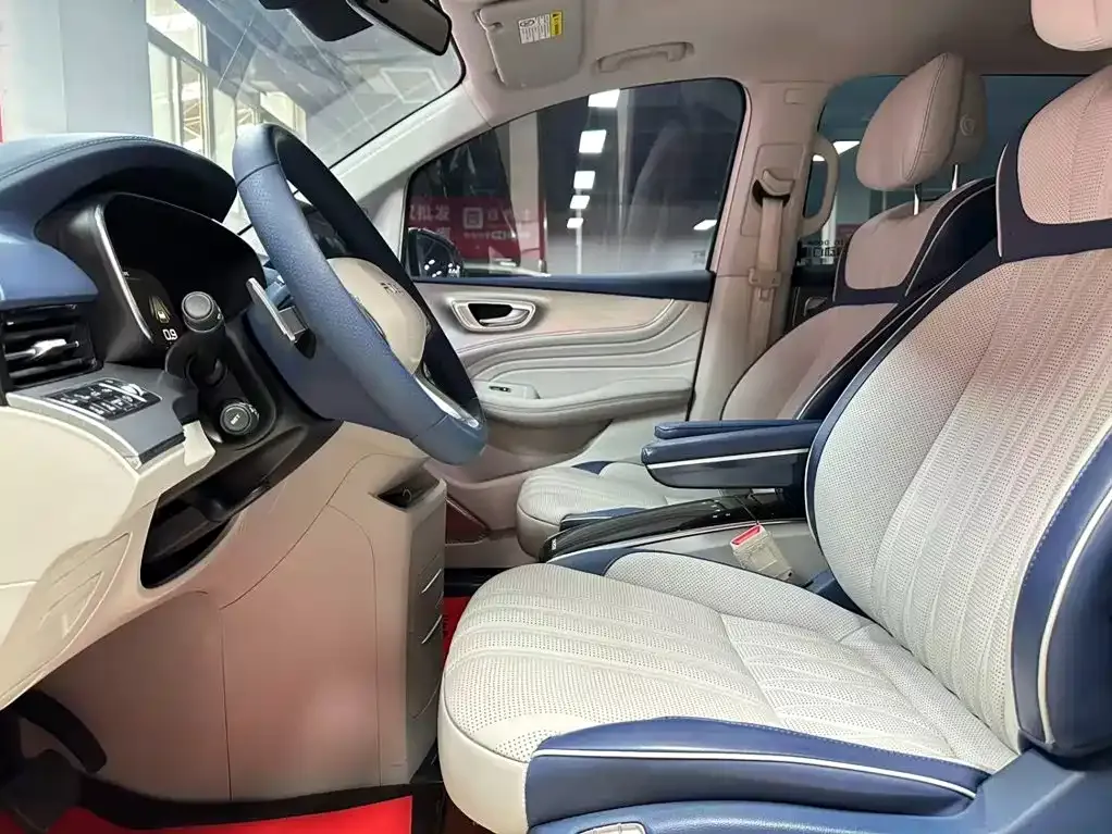 Roewe iMAX8 — фото 2