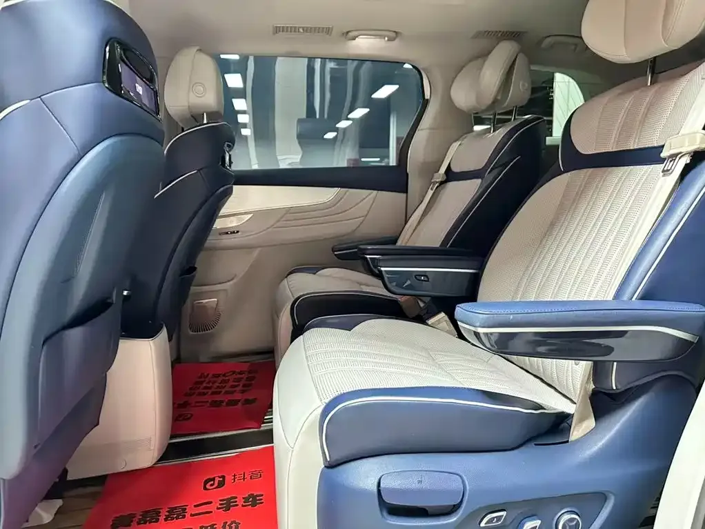 Roewe iMAX8 — фото 7