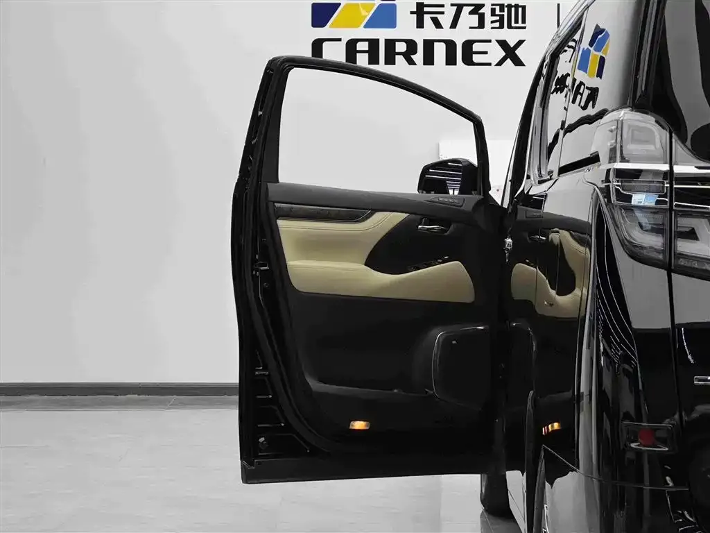 Toyota Vellfire — фото 2
