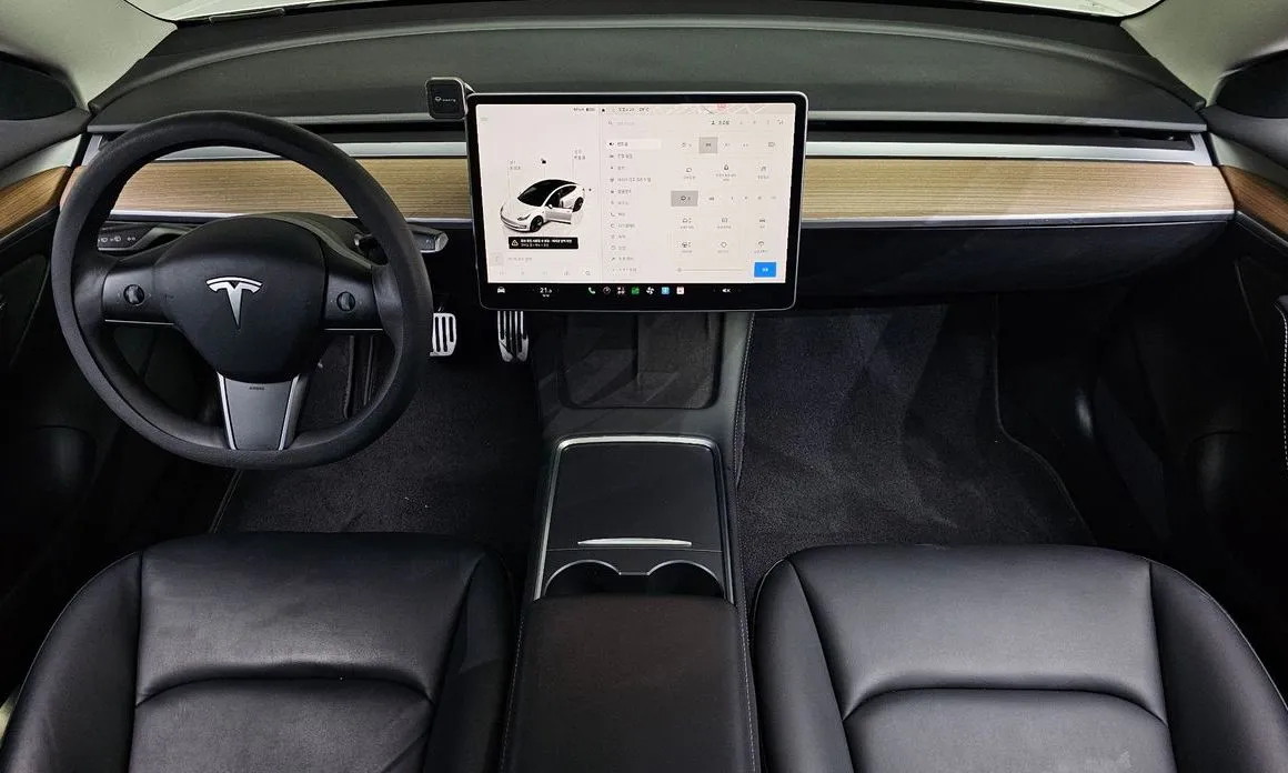 Tesla Model 3 — фото 8