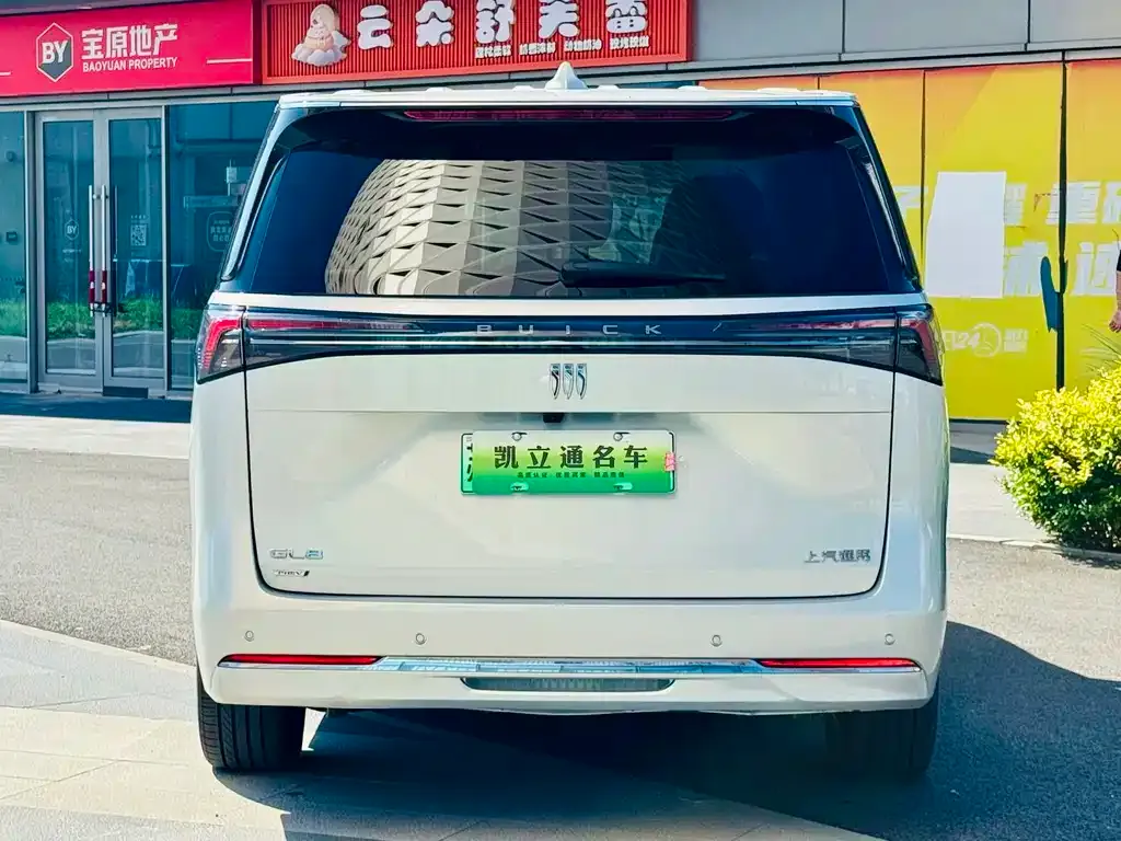 Buick GL8 Hybrid — фото 10