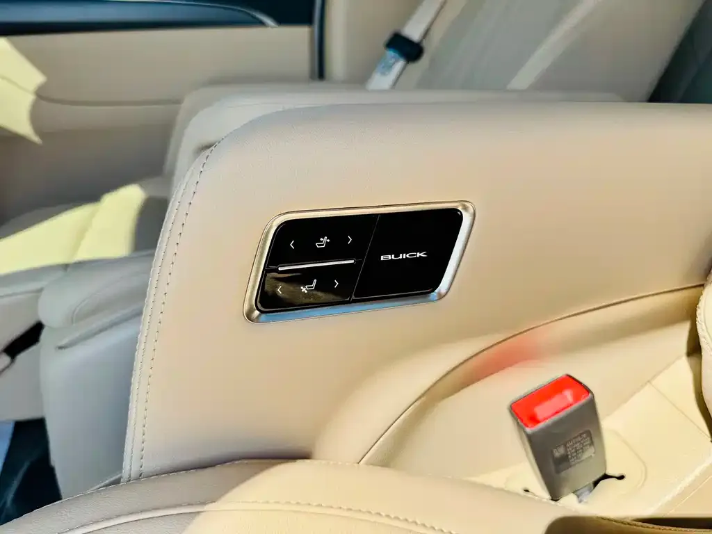 Buick GL8 Hybrid — фото 4
