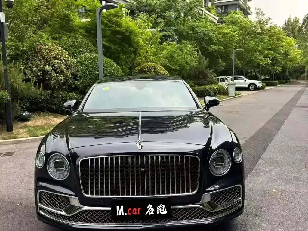 Bentley Flying Spur — фото 3