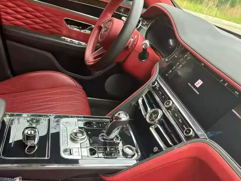 Bentley Flying Spur — фото 2