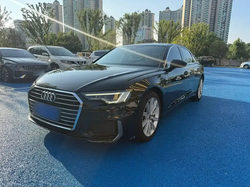 Audi A6L — фото 1