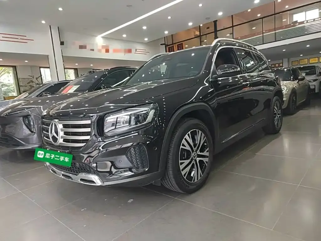 Mercedes-Benz GLB — фото 2