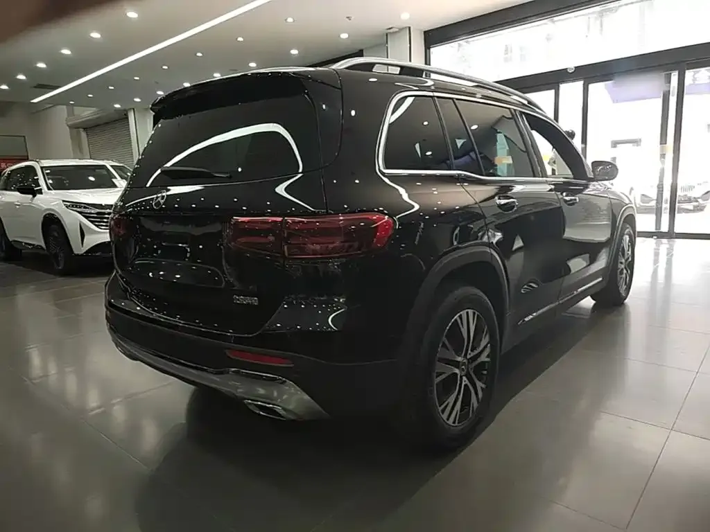 Mercedes-Benz GLB — фото 6