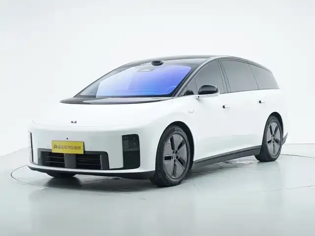 Li Auto i8 — фото 1