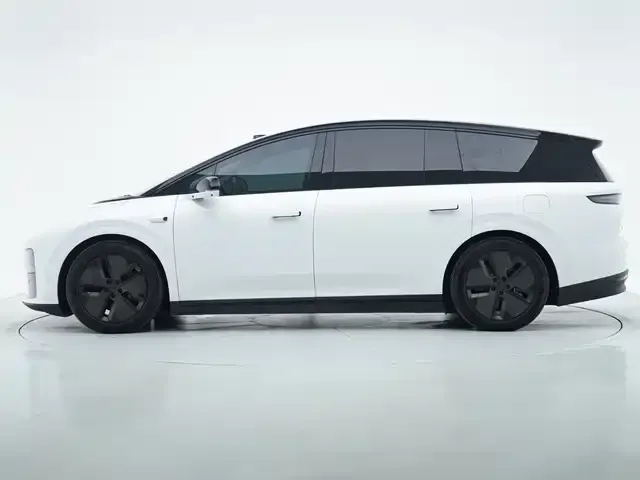 Li Auto i8 — фото 2