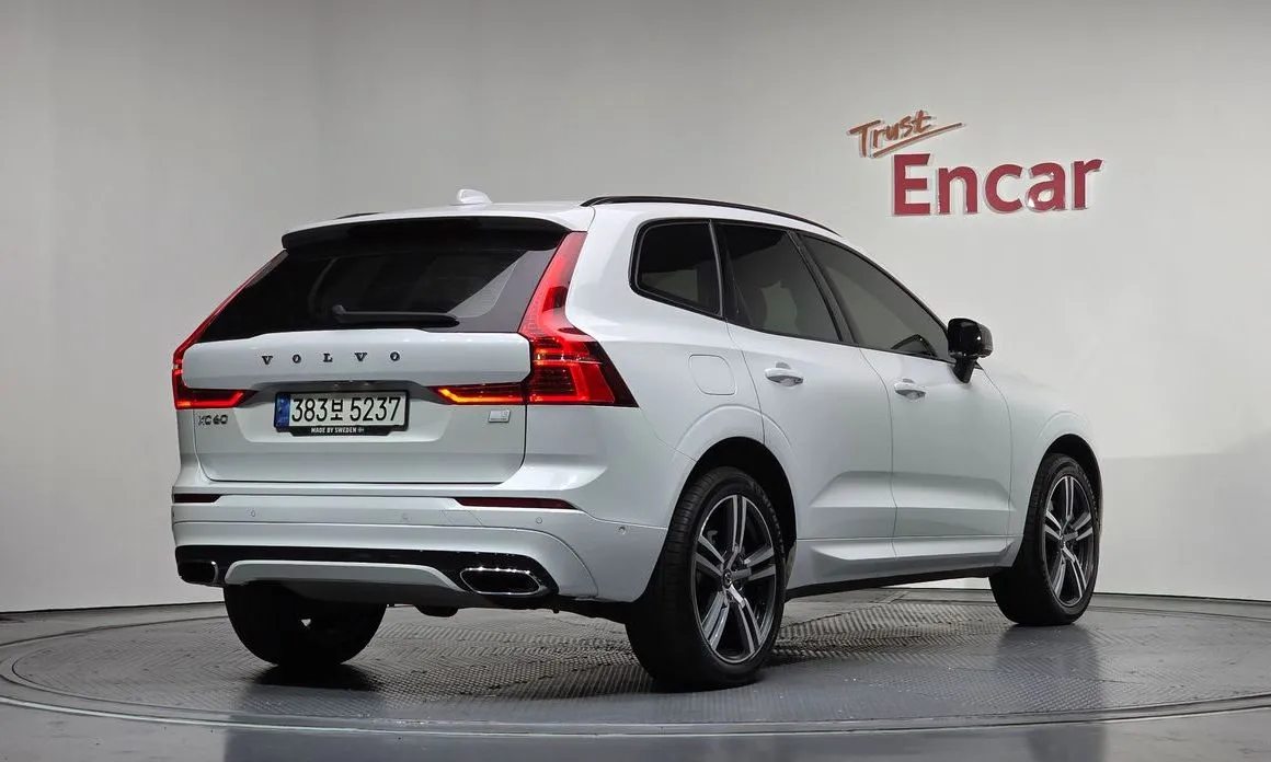 Volvo XC60 — фото 4