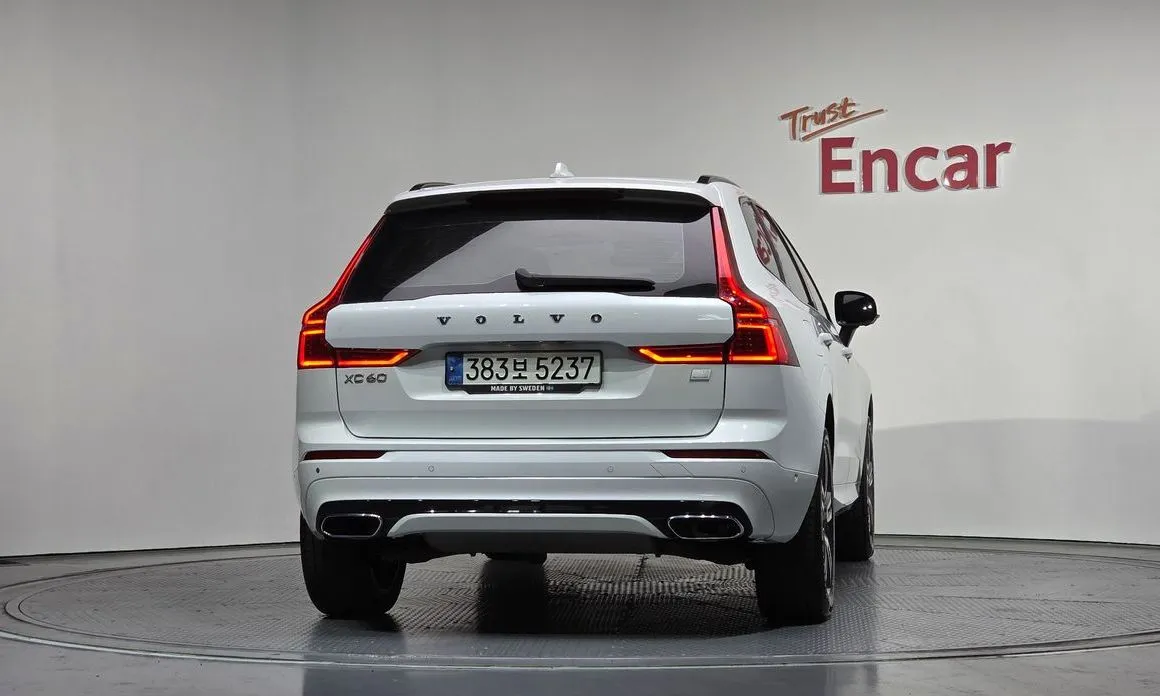 Volvo XC60 — фото 3