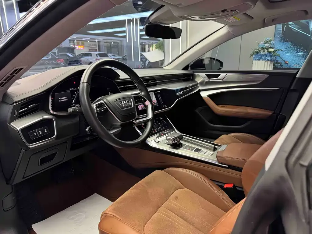 Audi A7L — фото 6