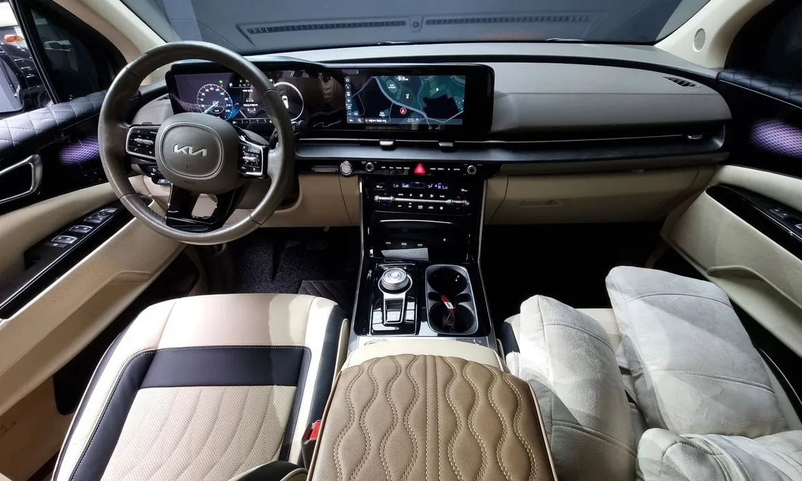 Kia Carnival — фото 10