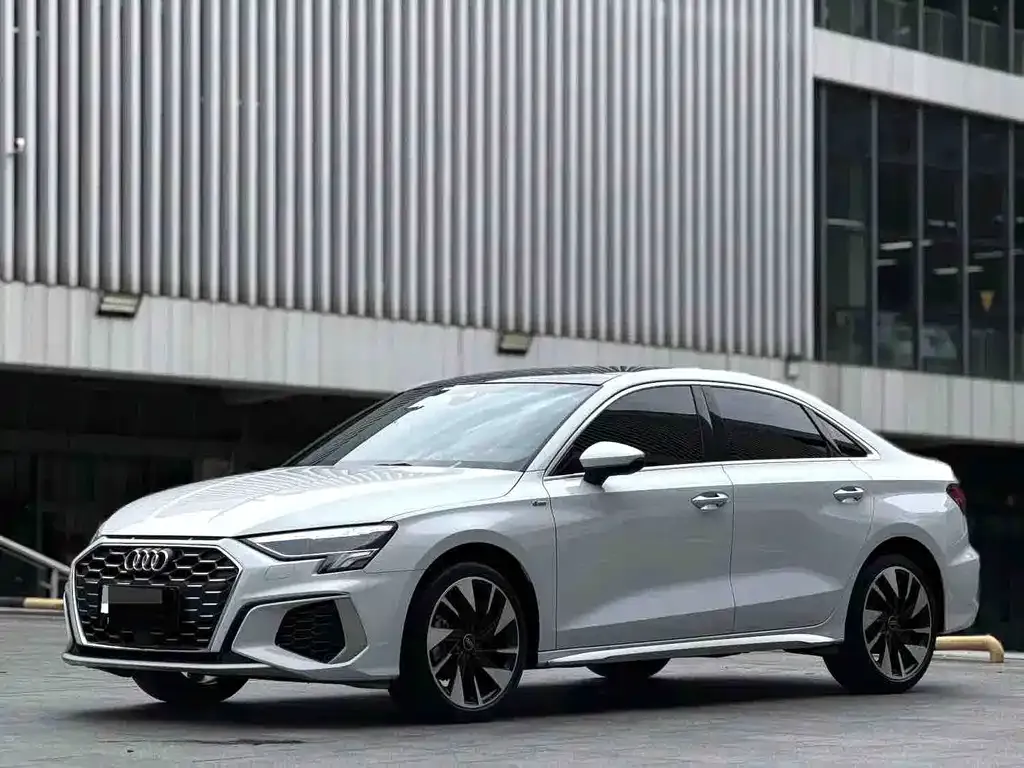 Audi A3 — фото 1