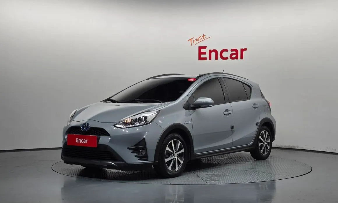 Toyota Prius — фото 1
