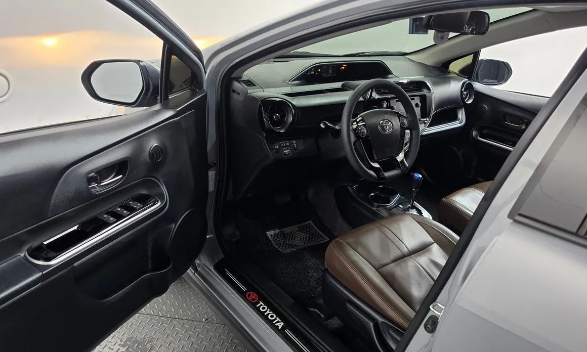 Toyota Prius — фото 10
