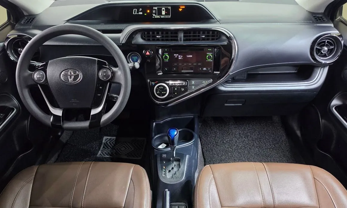 Toyota Prius — фото 9