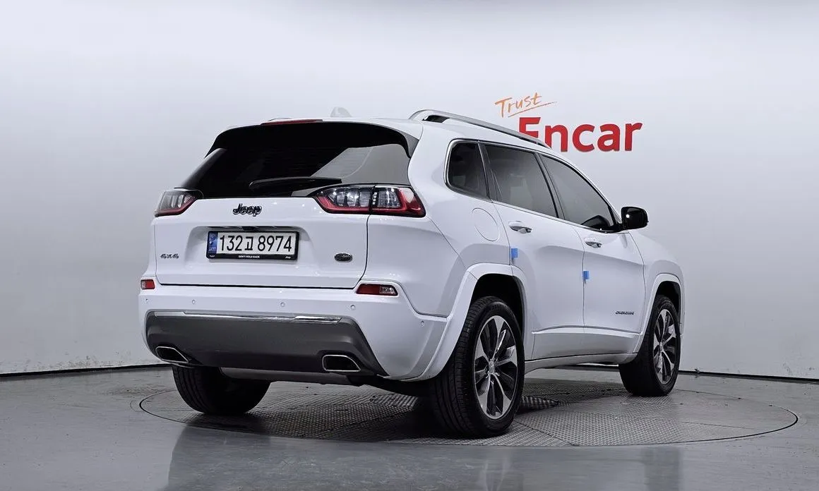 Jeep Cherokee — фото 8