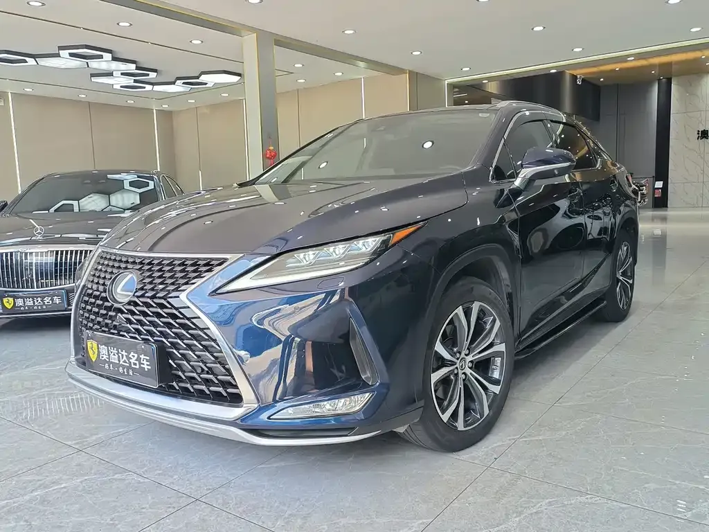 Lexus RX — фото 1