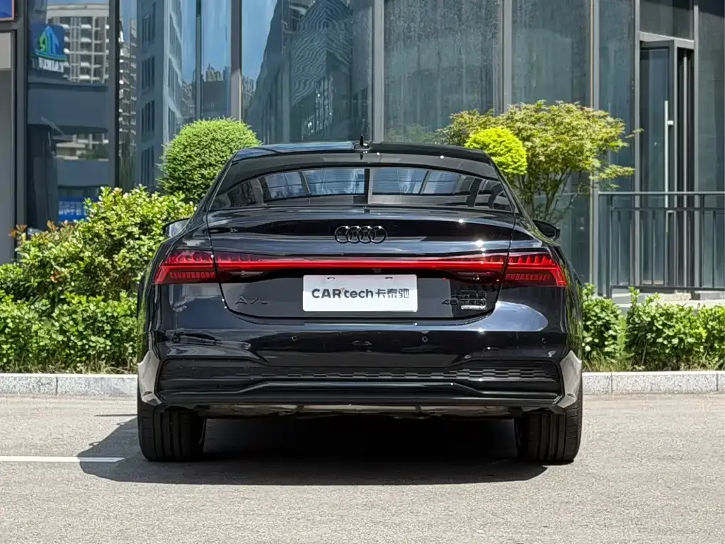 Audi A7L — фото 9