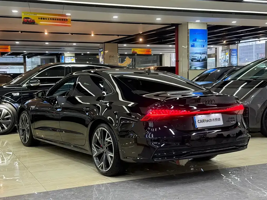 Audi A7L — фото 7
