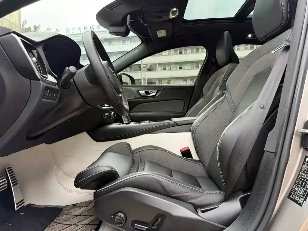 Volvo S60 PHEV — фото 10
