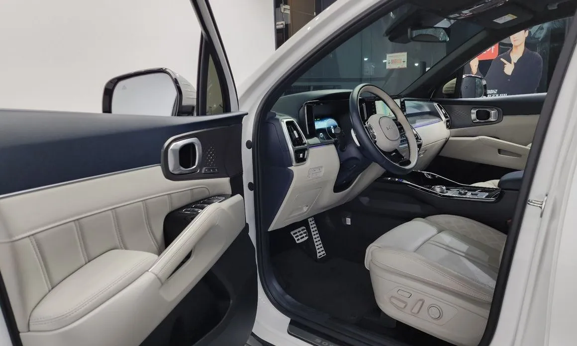 Kia Sorento — фото 7