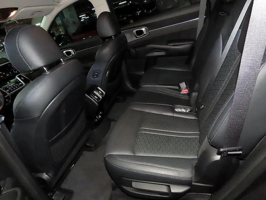 Kia Sorento — фото 7