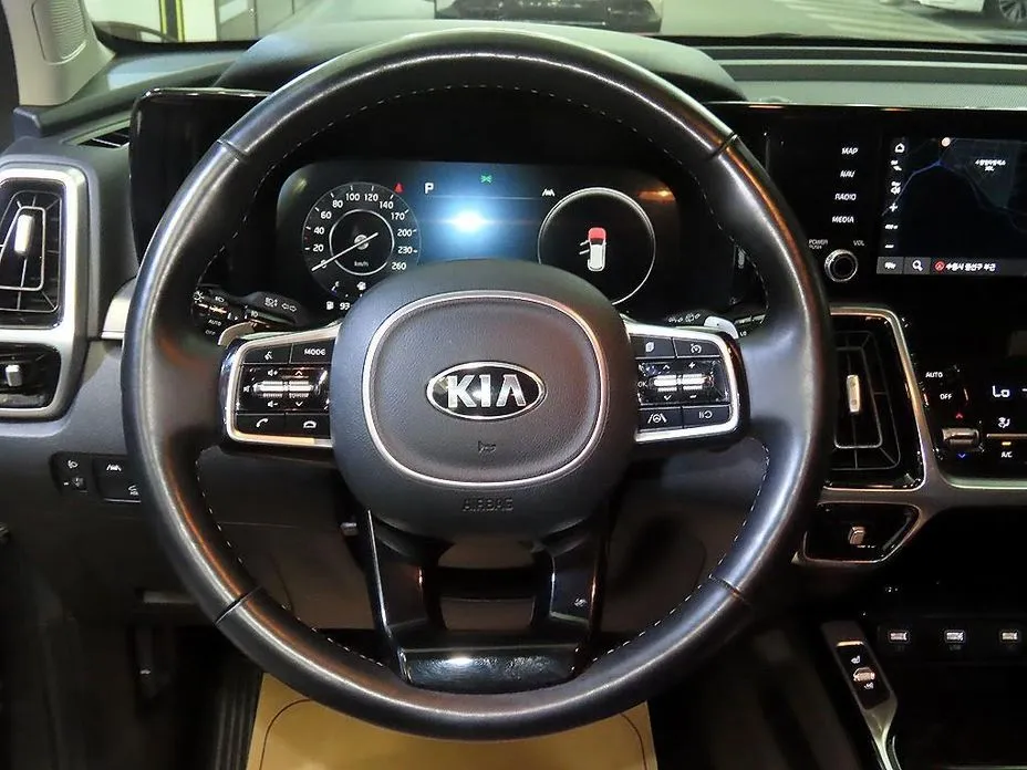 Kia Sorento — фото 5