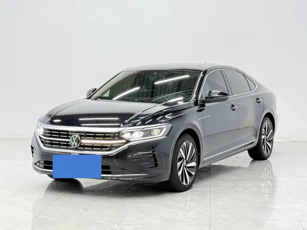 Volkswagen Passat — фото 1