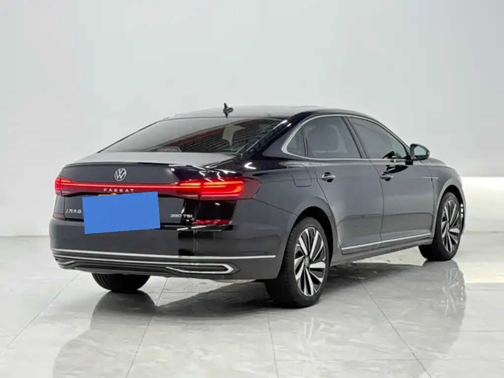 Volkswagen Passat — фото 5