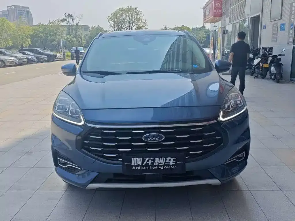 Ford Escape — фото 8