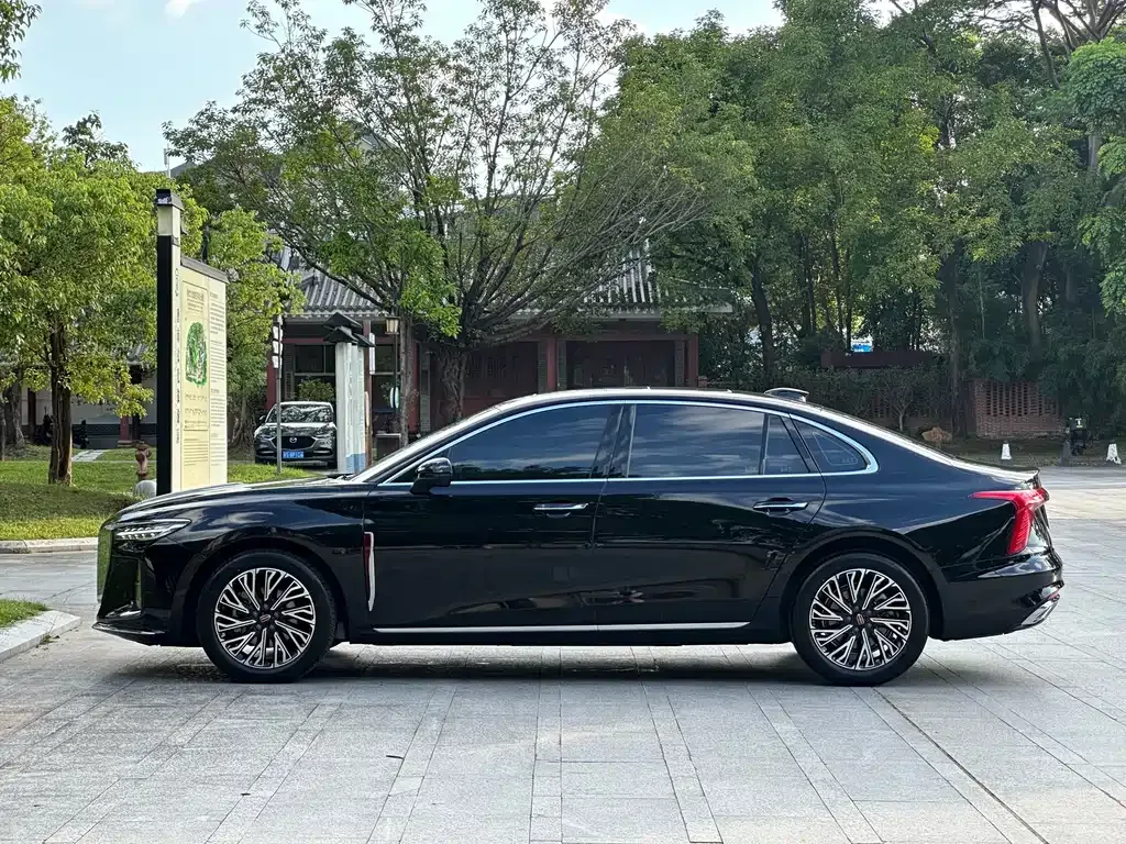 Hongqi H5 — фото 2