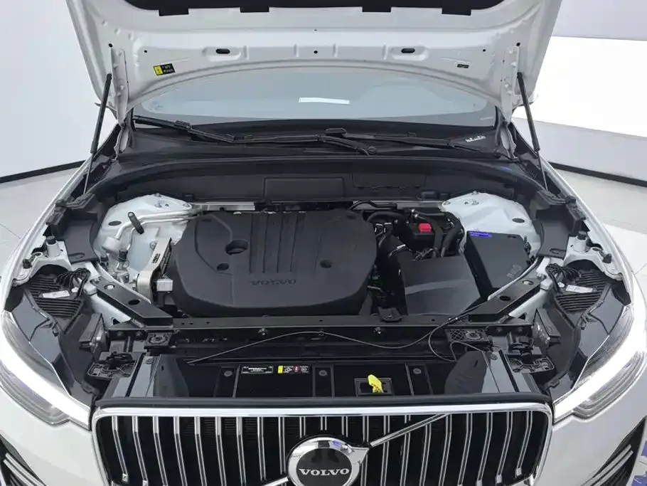 Volvo XC60 — фото 10